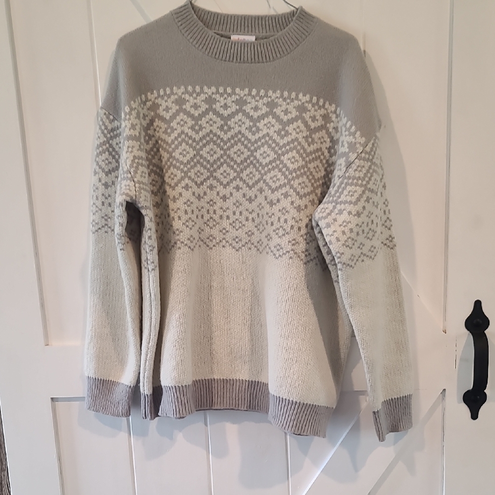 Lularoe Gray and Cream Patterned Holiday Sweater